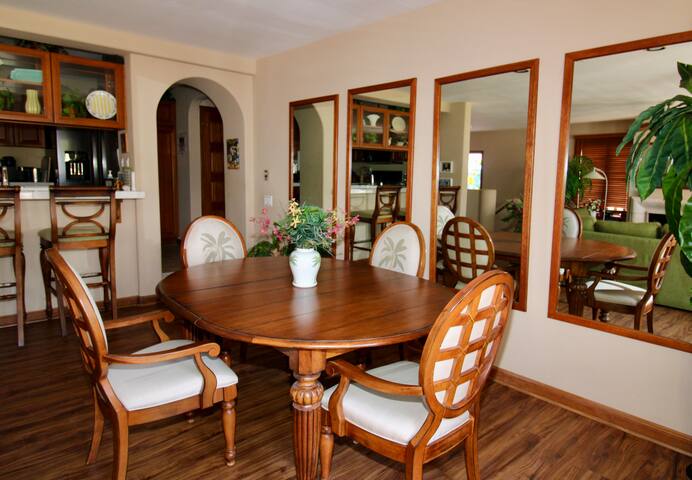 Luxury Spacious Serene Home with Private Balconies gallery image 5