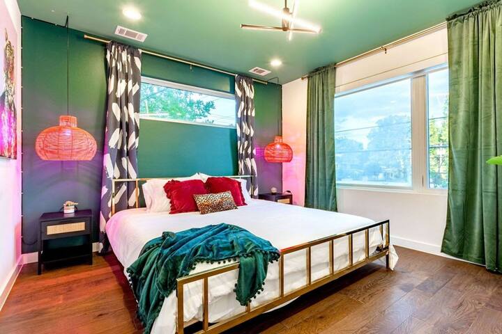 Austin 5BR House with Backyard near Rainey St gallery image 2