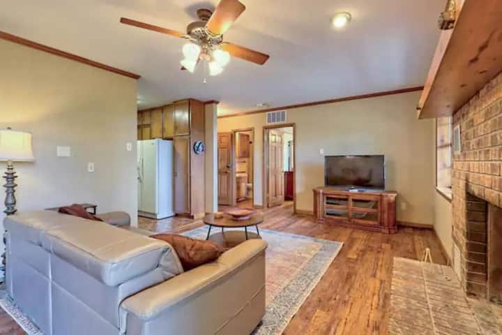 Holler Hideaway A 5br Mountain Retreat - Franklin, NC