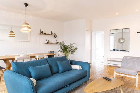 Large cottage - terrace overlooking the Loire and