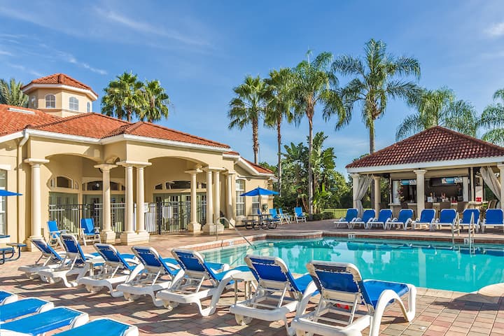 Resort Fun: Pools, Tiki Bar, Disney Nearby - Four Corners