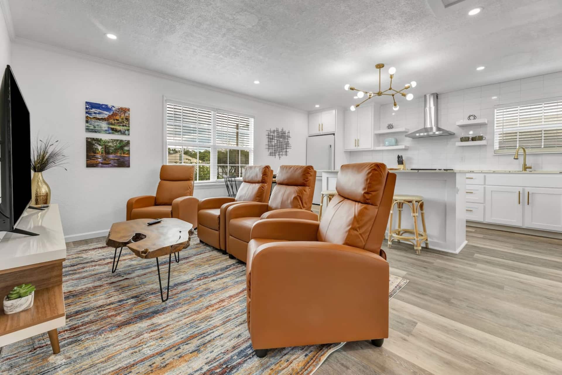 The Dominion: 2 Bdrm/Walk to A&M/Comfy King Beds