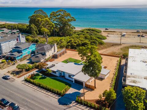 Coastal Estate w Hot Tub Ocean Views Walk to