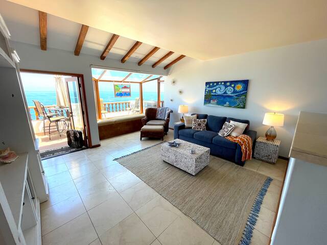 Gorgeous Catalina Villa in Hamilton Cove gallery image 2