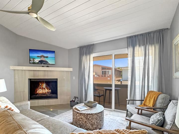 Nearly Beachfront Family Home, No Guest Fee! - Ventura, CA