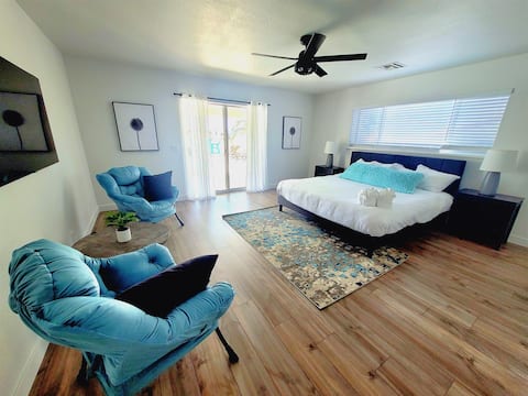 Popular Airbnb listing: House · Pool · Hot Tub · Fire Table in Lake Havasu / Kingman