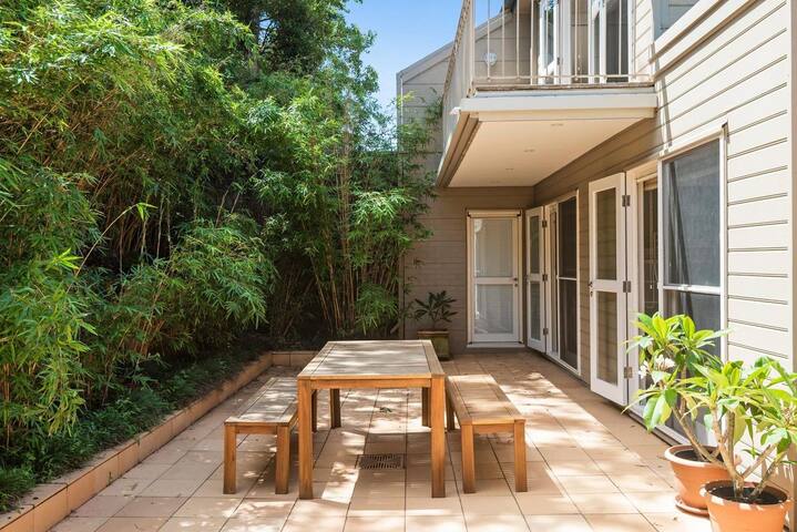 Nabilla by Palm Beach Holiday Rentals. gallery image 2