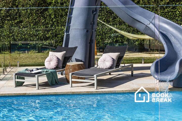 Paradise By The Bay – Heated Pool/Spa/Waterslide gallery image 3