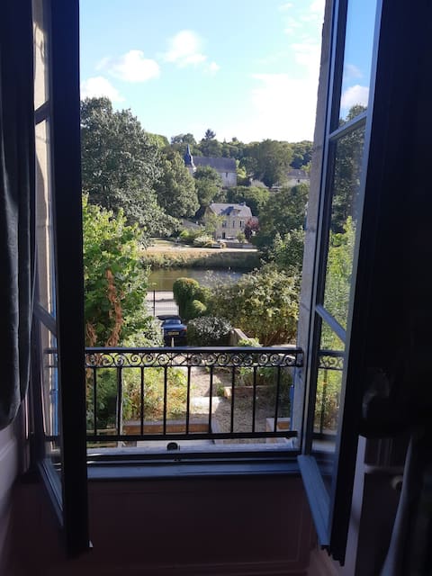 Chez Dizjon, a stunning canalside property