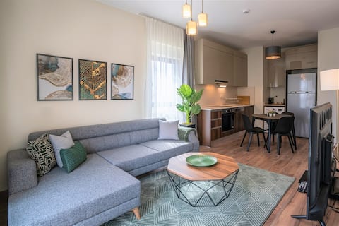 Charming and Cozy 1-Bedroom: Explore the City