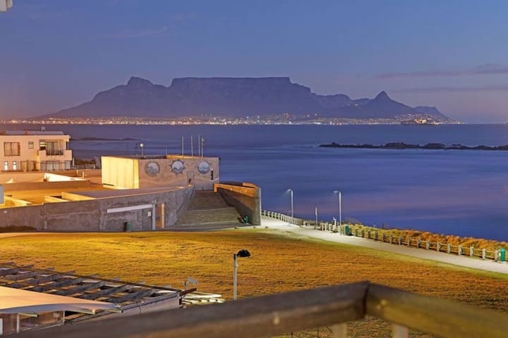 Executive Apartment with Ocean Views in Blouberg