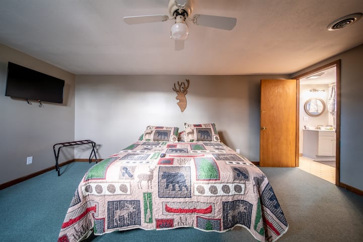 מיטת קווין סייז (למעלה)