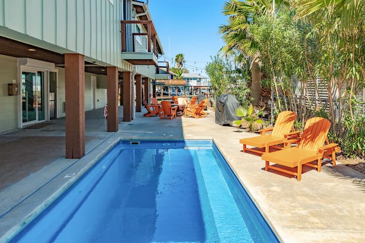 The Oasis - Private Pool, Bayfront, Fire Pit! - Houses for Rent in