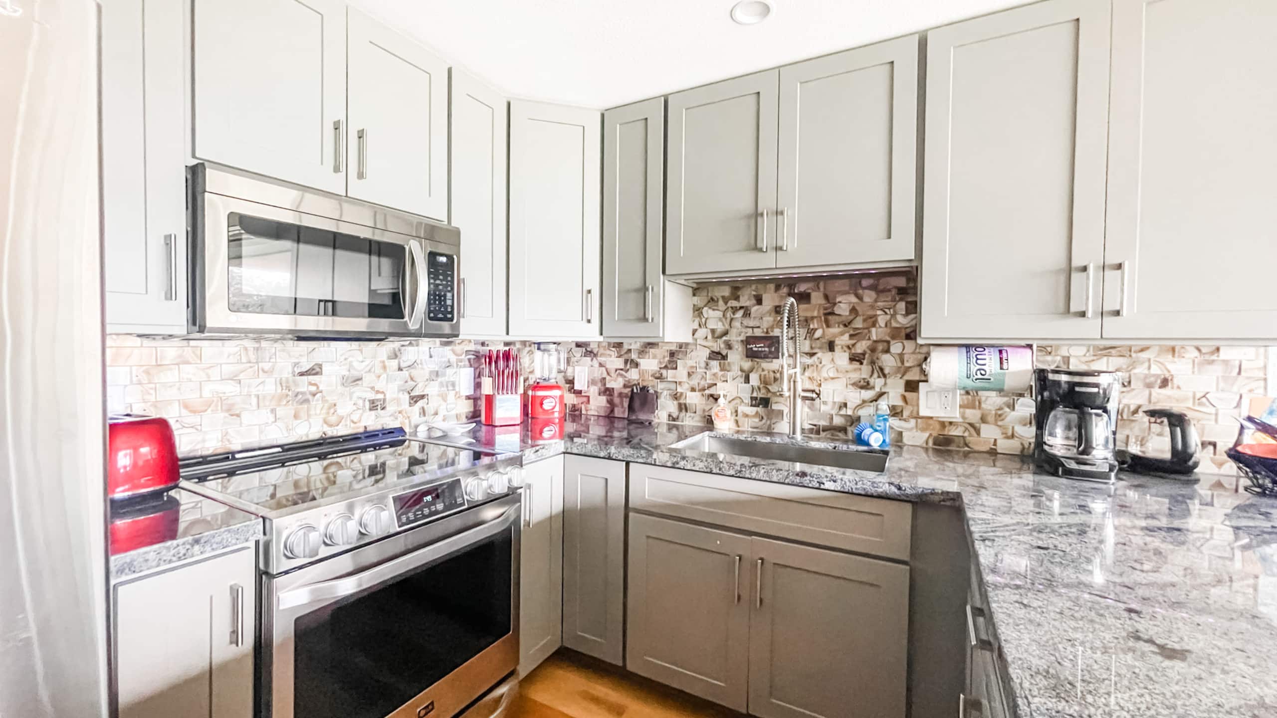 Gorgeous,2 bd, Ocean, AC,wifi,pool, hot tub D104 - Image 10