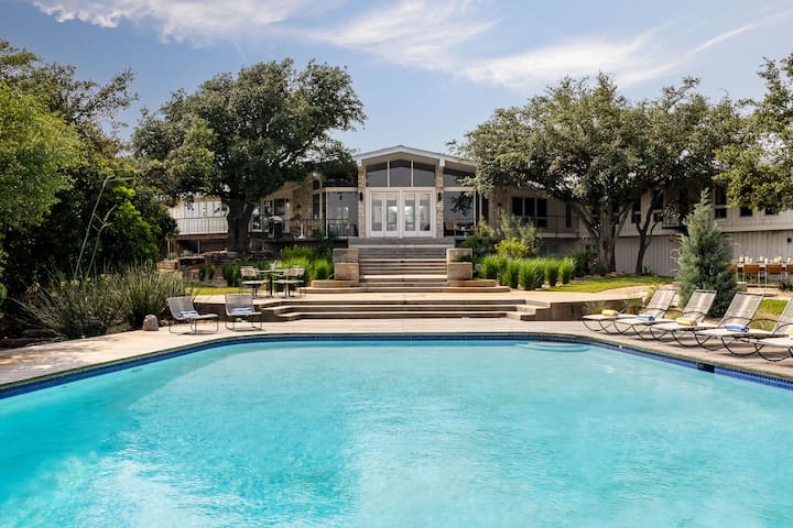 Austin Skyline Views + Private Pool – Brigadoon!