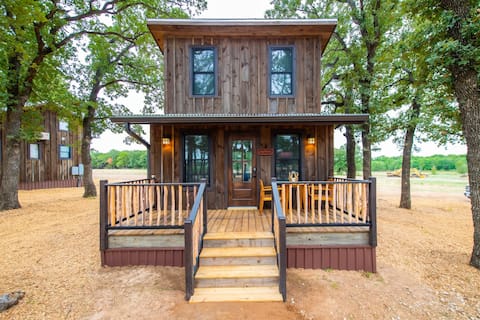 The Nuthatch Cabin (15 MIN to Magnolia & Baylor)