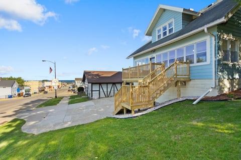 Hillside Harborview Home in Beautiful Kewaunee