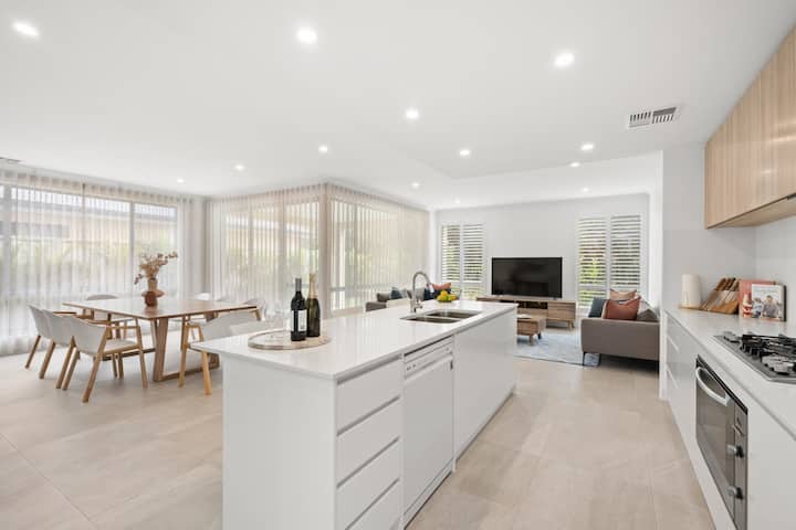 Modern Minimalistic Home