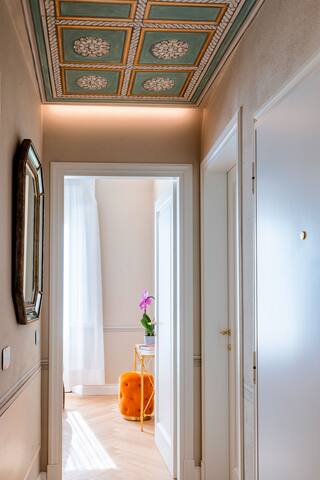 Cozy 3BR Apartment Near Strozzi | Via della Spada gallery image 5