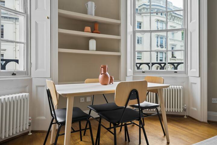 Blueground | Bayswater, high ceilings, nr park gallery image 4