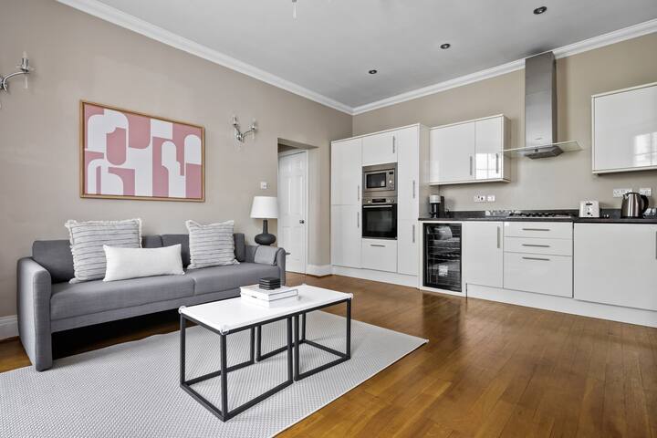 Blueground | Bayswater, high ceilings, nr park gallery image 3