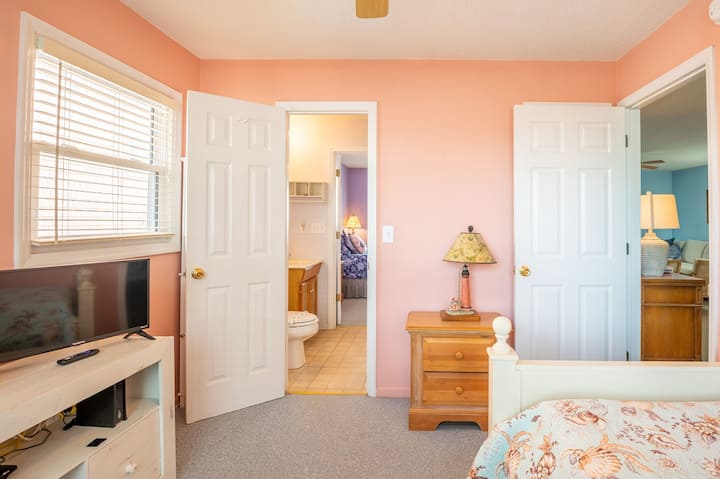 Спалня 3 с 2 отделни легла, 2 отделни легла и телевизор