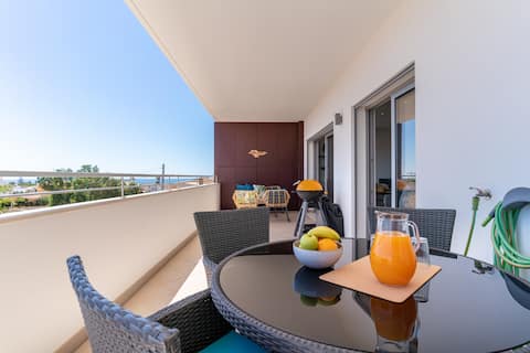 Spacious Apartment with Sea View | Swimming Pool!