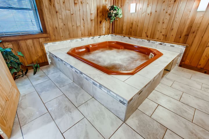 Sweet Life Indoor Hot Tub 15 Min To Killington - Vermont