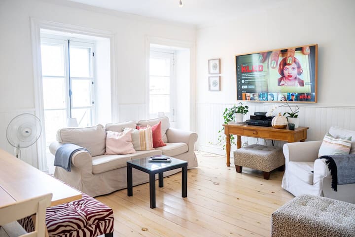 Terrace – Old Quebec – Free Parking