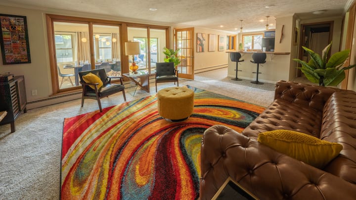 Brady Haus • Hot Tub • King Beds • Near Mall & I29 - 수폴스