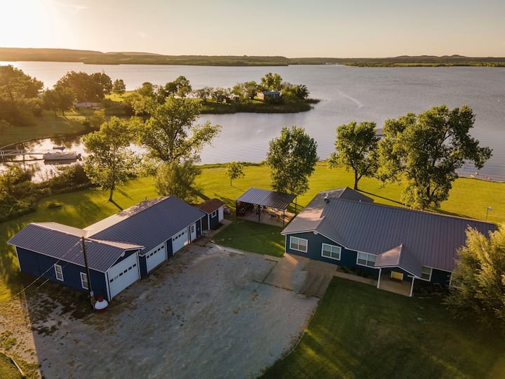 PK Lake Retreat|Private Beach|Ultimate Game Room