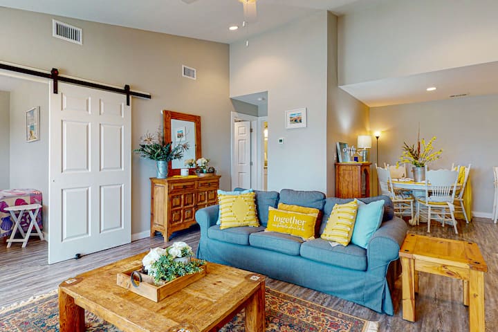 Ah-f220 2nd Floor, Shared Pool, Pet Friendly - Port Aransas, TX