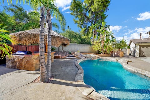 Pool•BBQ•View•Balcony•Fireplace•King•W/D