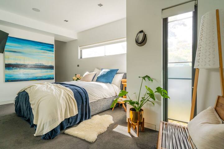 Sunset Boulevard gallery image 5