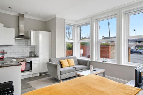 Successful Airbnb property: Central Studio Haven with Free Parking in Boxley