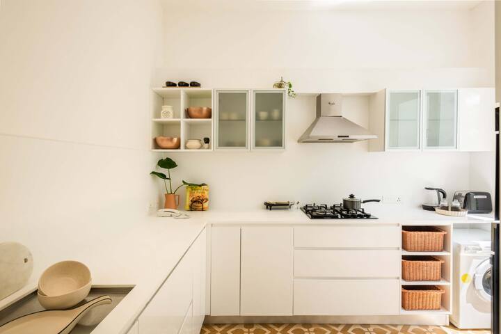 Fully equipped kitchen