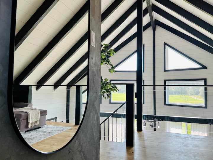 3f24fa3c -1ce0 -4df2 -9146 -4427d4acebaeIndoor - מראה