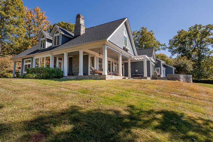 Mountain Home w Endless Views, Fire Pit, Near AVL! gallery image 4