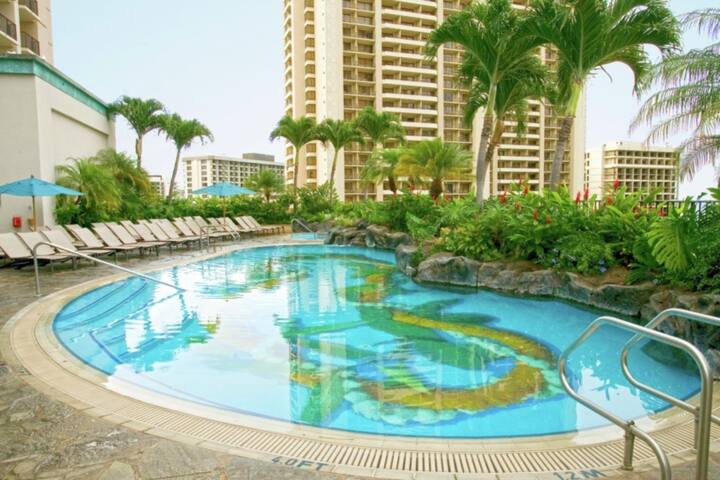 Hilton Lagoon Tower – 2 Bedroom Premier gallery image 2