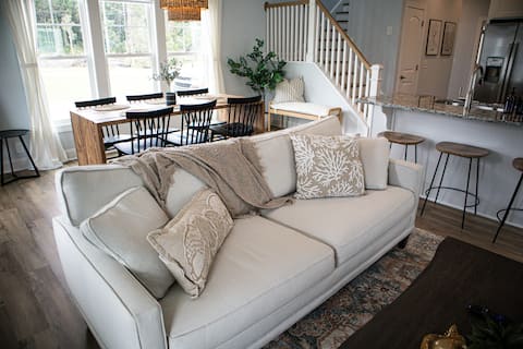 Popular Airbnb listing: Beau Coast Home: Pool, Bikes & EV Charger in Beaufort