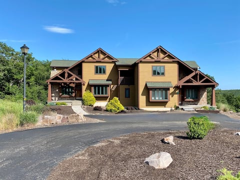 Sleep 24 · 2-House Retreat w/Hot Tubs & Game Rooms