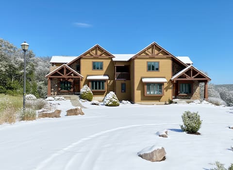 Sleeps 24 • 2 Side-by-Side Homes near Big Boulder
