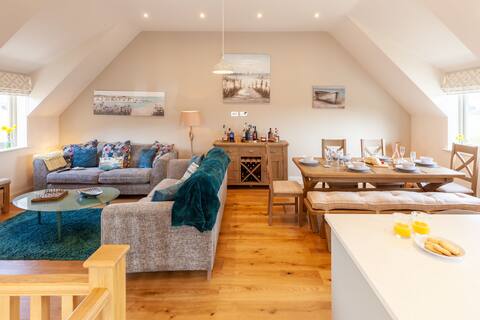 Popular Airbnb listing: Choseley Cottage in Docking