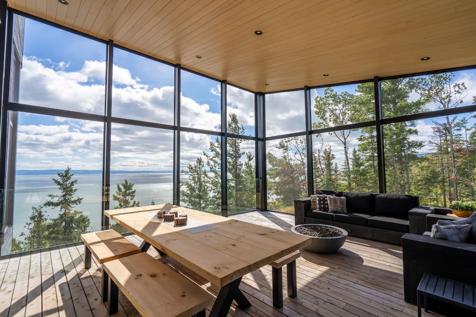 L'Onyx, a glass chalet above the St Lawrence, Petite-Rivière-Saint-François, Quebec, Canada, photo 5 of 10