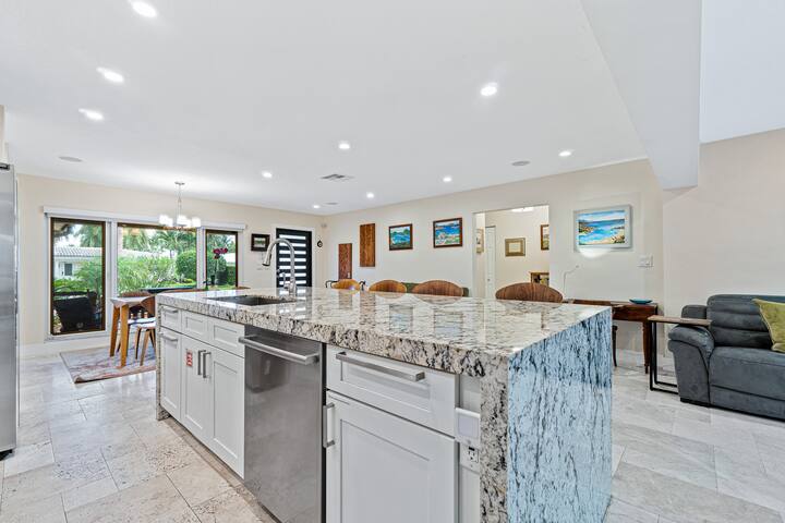 By The Sea Vacation Villas 5 Star 4min. to beach gallery image 4