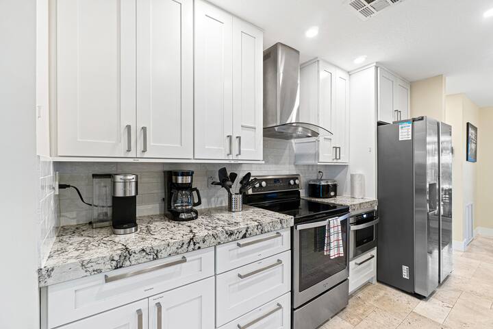 By The Sea Vacation Villas 5 Star 4min. to beach gallery image 3