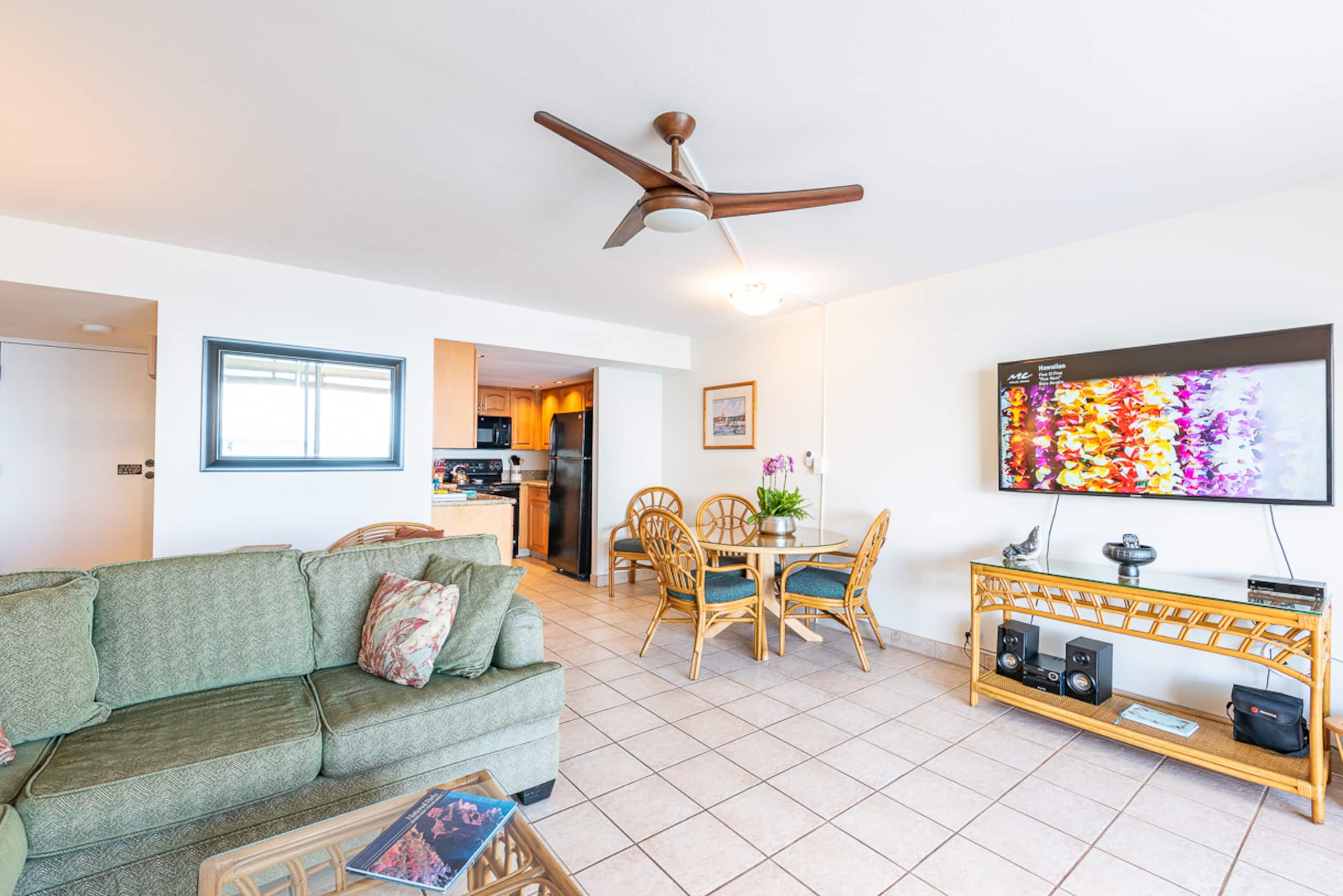 Condo in Lahaina · ★4.76 · 2 bedrooms · 4 beds · 2 private baths - Image 8