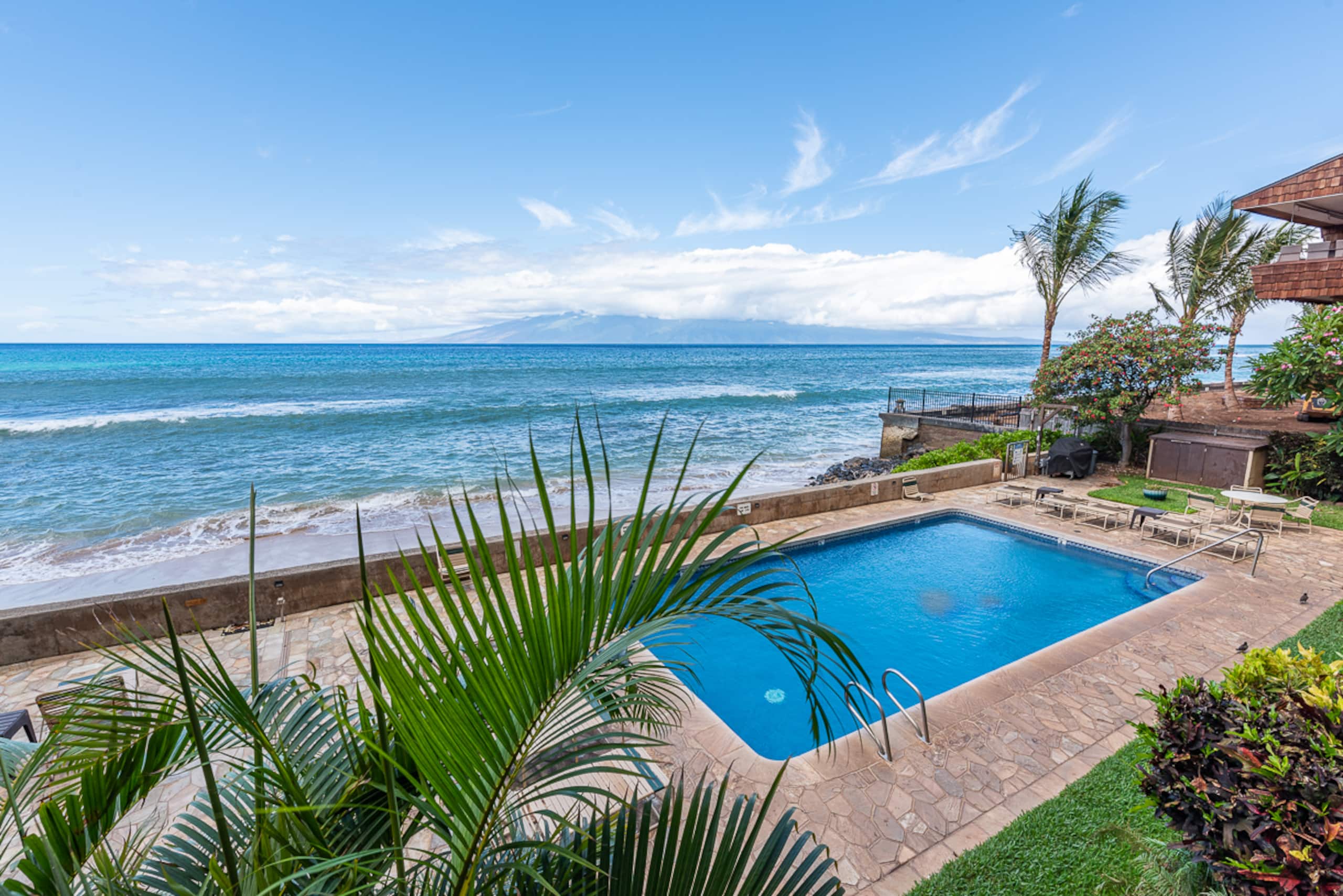 Condo in Lahaina · ★4.76 · 2 bedrooms · 4 beds · 2 private baths - Image 2
