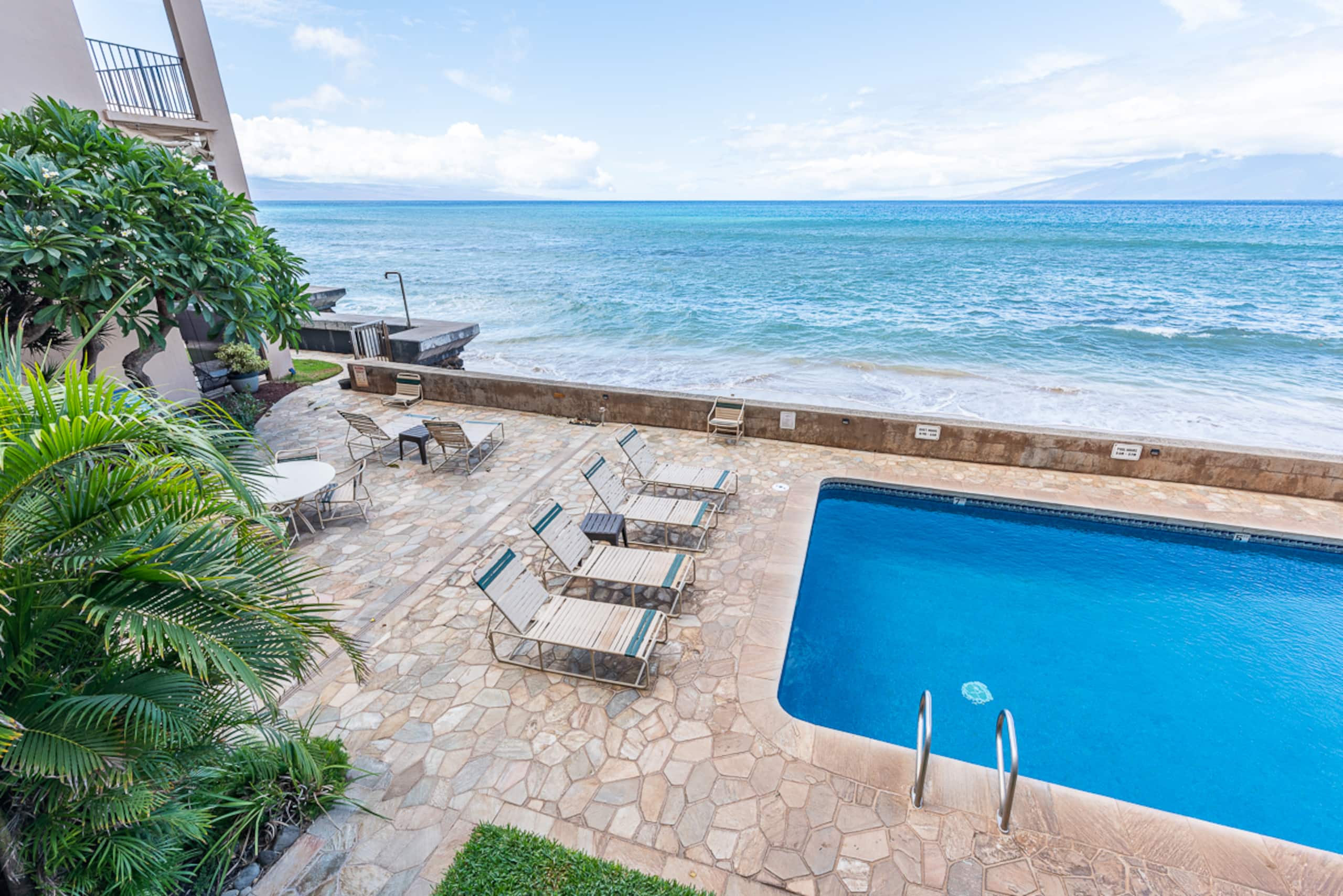 Condo in Lahaina · ★4.76 · 2 bedrooms · 4 beds · 2 private baths - Image 25