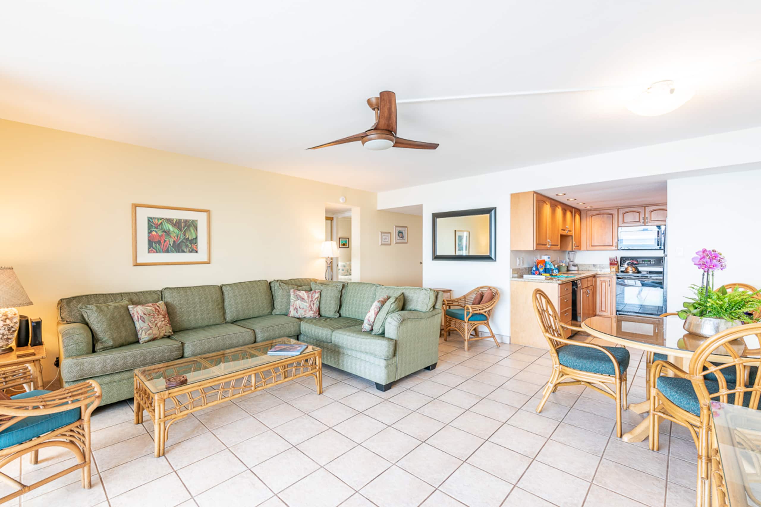 Condo in Lahaina · ★4.76 · 2 bedrooms · 4 beds · 2 private baths - Image 9